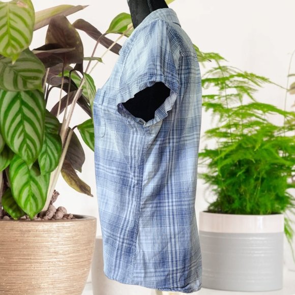 CABELA'S Short Sleeve Button up Size M - Picture 4 of 6